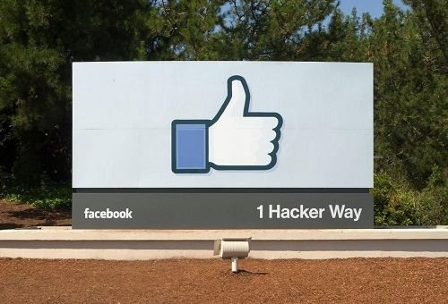 Facebook1.jpg