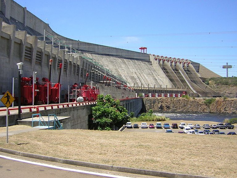 800px-Guri_Dam_in_Venezuela.JPG