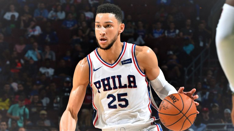 bensimmons-dribble-100617.jpg