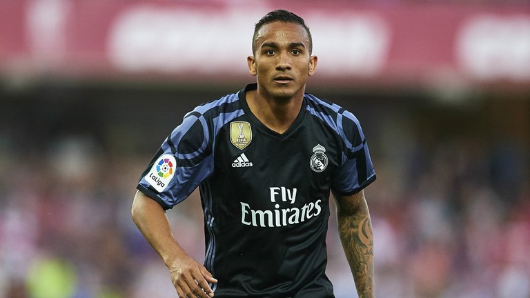 danilo-real-madrid_hjmg7u9oo6zu1j9if7pad31dq.jpg