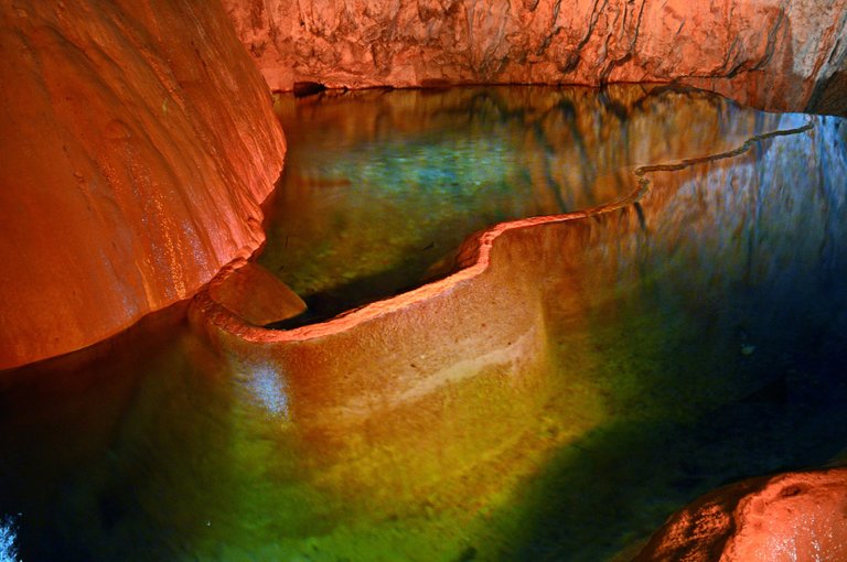 Stopica-cave.jpg