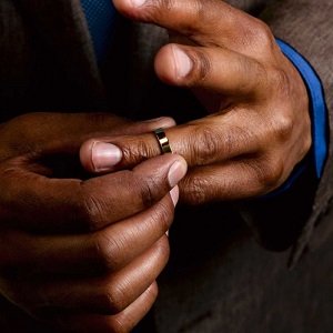 man-removing-wedding-ring.jpg