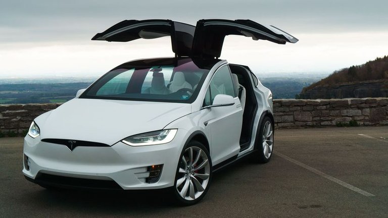 Tesla Model X.jpg