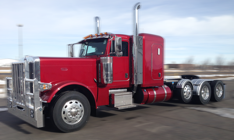 HERO-Peterbilt_red.png