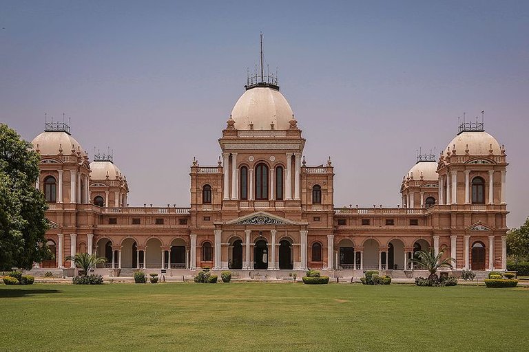 NOOR_MAHAL_BAHAWALPUR.jpg