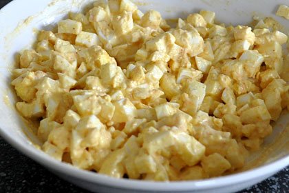 r_simple_egg_salad_with_paprika3.jpg