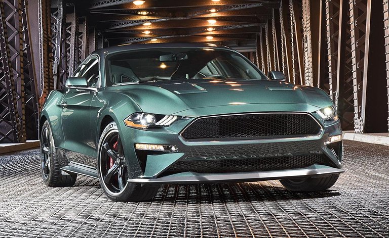 2019-ford-mustang-bullitt-dark-highland-green-front-quarter.jpg