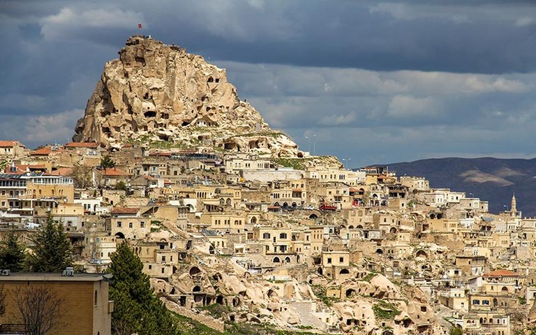 Kapadokya-Gezilecek-Yerler-Uchisar.jpg