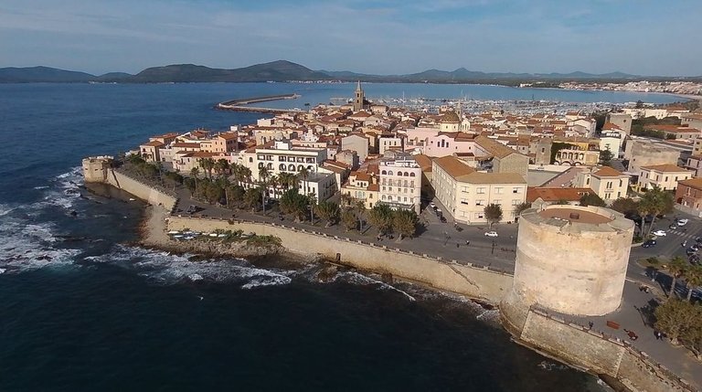 Alghero dall'alto.jpg