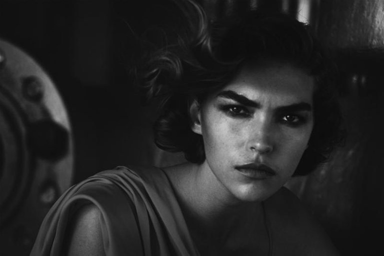 1_arizona-muse-by-peter-lindbergh-for-stern-magazine-05.jpg