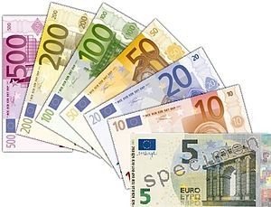 300px-Billetes_de_euro_2013_kavra.jpg