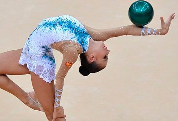 Daria-Dmitrieva-Londres-2012-pelota.jpg