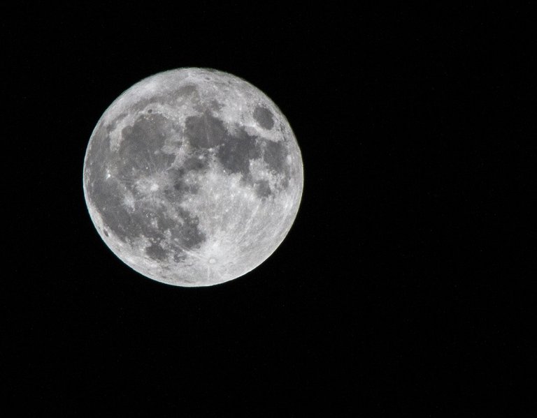 moon-2708185_1280.jpg