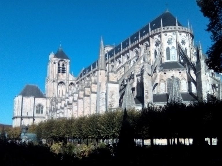 bourges5.jpg