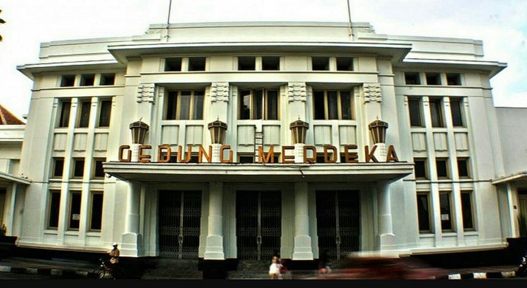 Gedung Merdeka.jpg