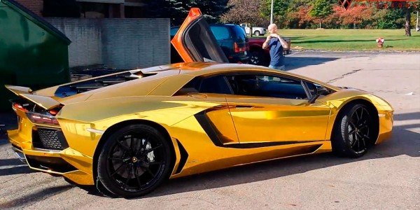 aventador_lp700_gold_chrome_wrap_by_dbx_600.jpg