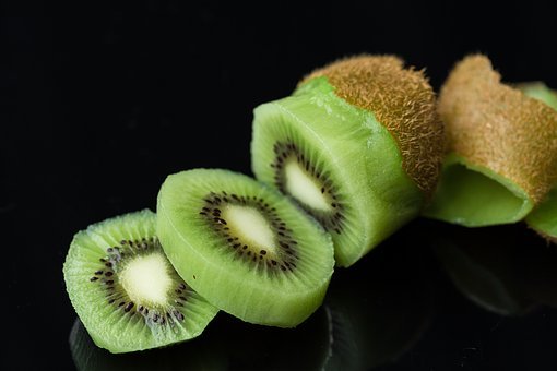 peeled kiwi.jpg