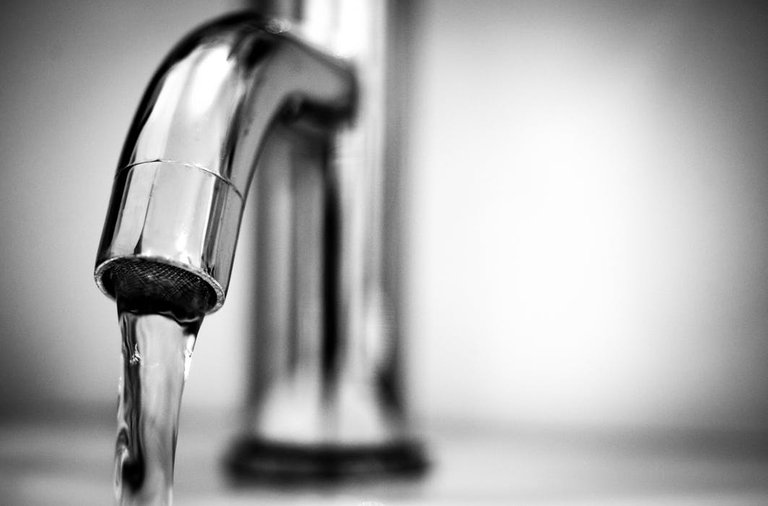 water-tap-black-and-white-macro-615326.jpg