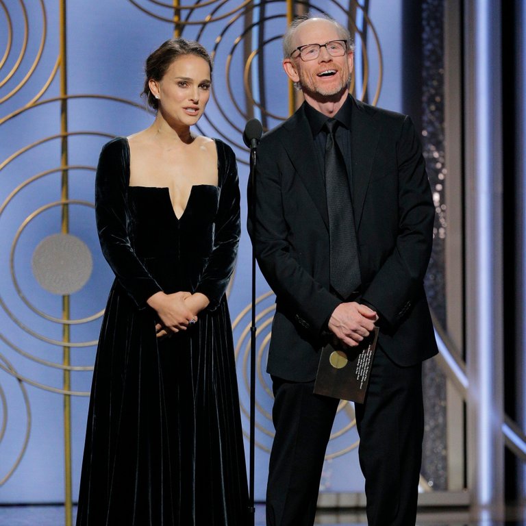 Natalie-Portman-Presenting-Golden-Globes-2018-Video.jpg