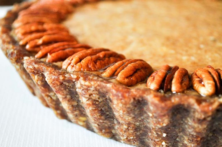 Healthy Raw Maple Pecan Pie