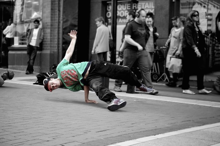 city-show-break-dance-break-dancer.jpg