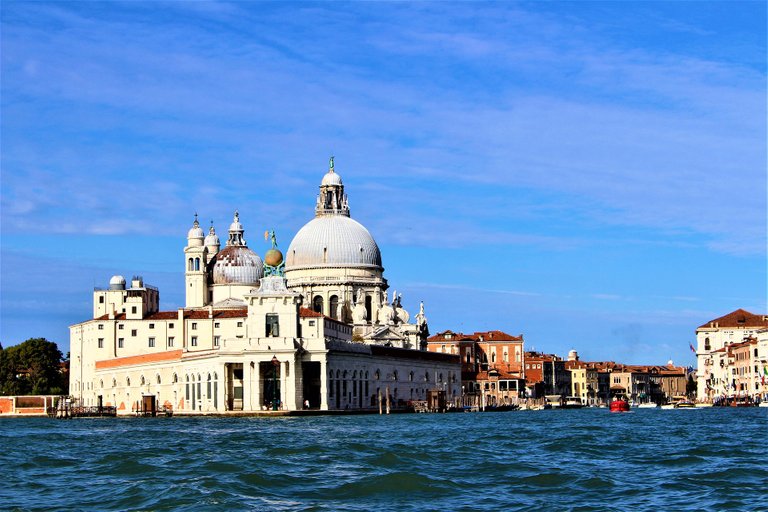 venice-2927583_1920.jpg