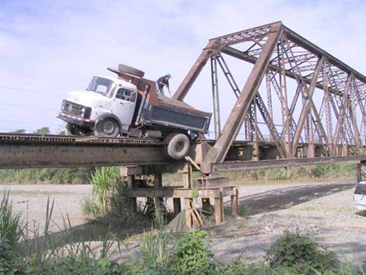 9.-Quepos-Bridge-Costa-Rica..jpg