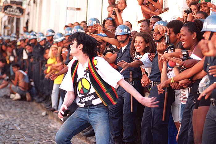 michael-jackson-pelourinho_1550552.jpg