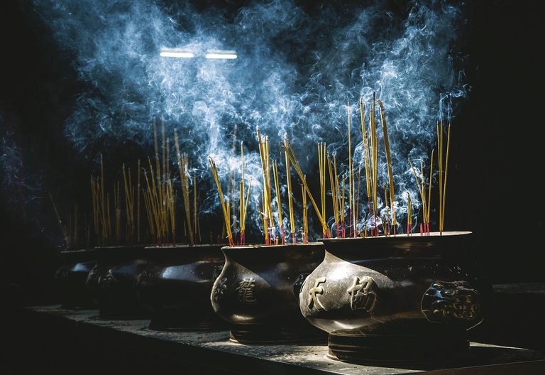 incense-1285138_1920.jpg