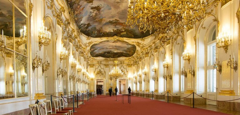 csm_15-04-18-Schloss-Schoenbrunn-Grosser-Saal-DSCF3688-RalfR_630bdd14f7.jpg