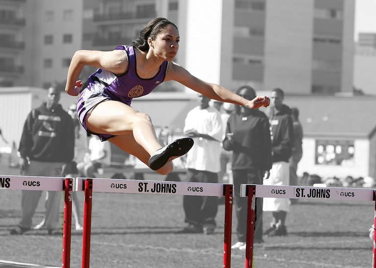 athlete-female-hurdles-159745.jpg