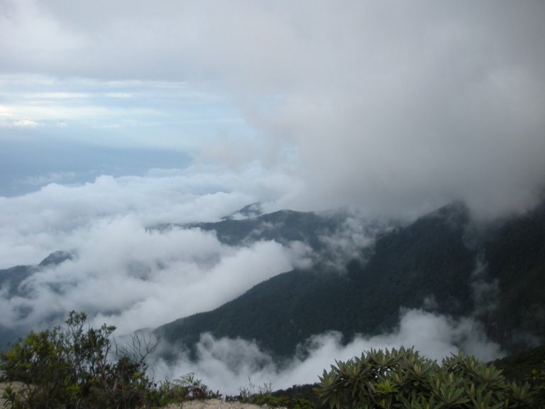 Nubes jugando con la Montaña.jpg