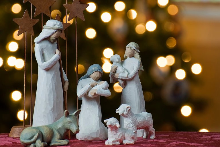 1200px-Nativity_tree2011.jpg