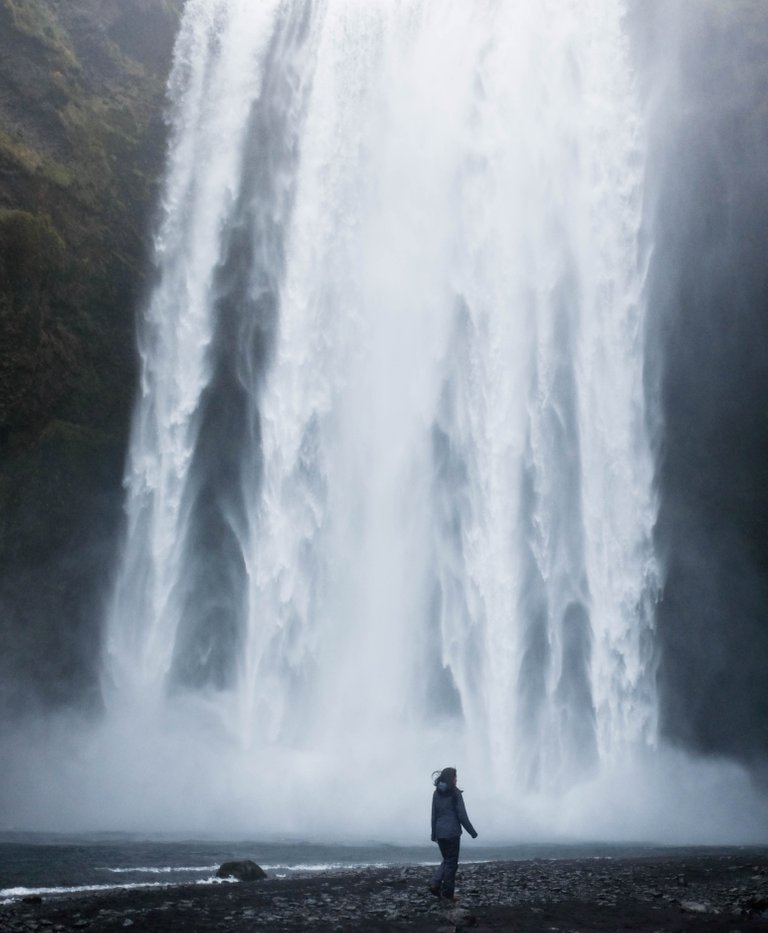 7-waterfalls-to-see-in-iceland-6.jpg