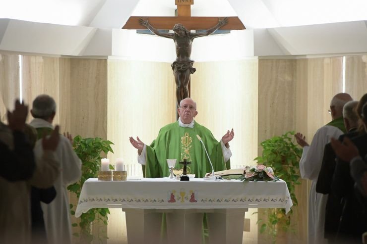 EL PAPA EN SANTA MARTA.jpg