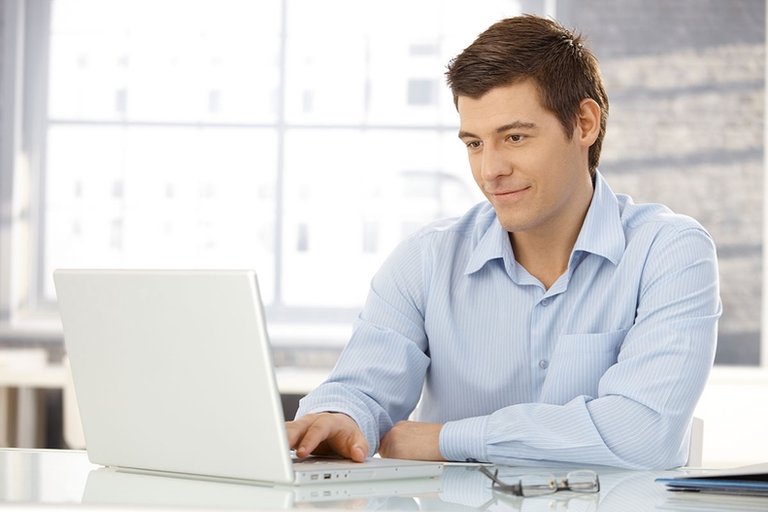 Man-reading-on-computer.jpg