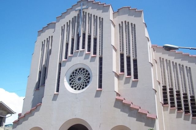 Baclaran_church02_2013.jpg