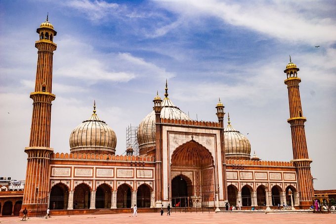 Jama_Masjid_-_In_the_Noon-680x455.jpg