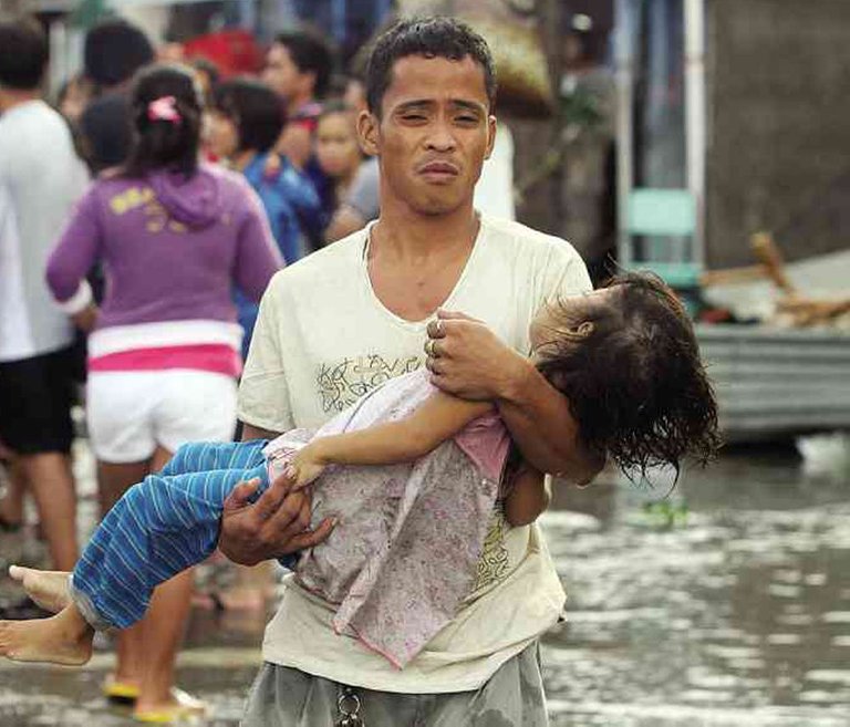 yolanda-tacloban-victims.jpg