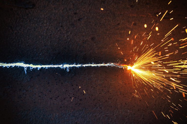 welding-sparks-e1503975466639.jpg