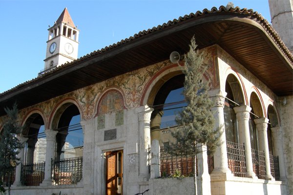 Et'hem-bey-mosque-in-Tirana-Albania.jpg