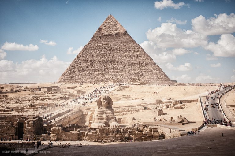 Pyramid_of_Khafre_and_Sphinx,_Giza,_Greater_Cairo,_Egypt.jpg