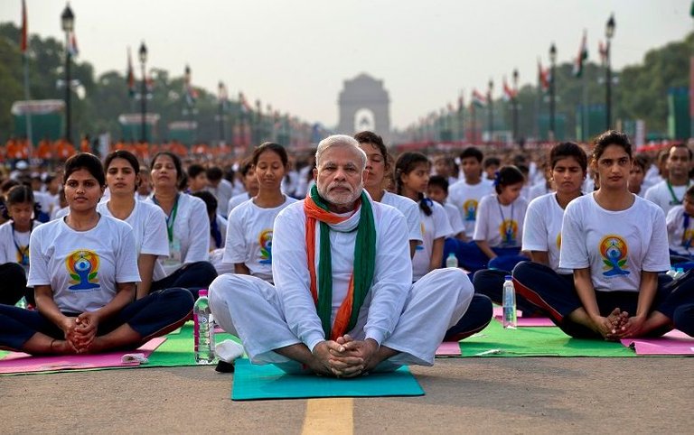 Yoga Day-Steemit-Protrado 01.jpg