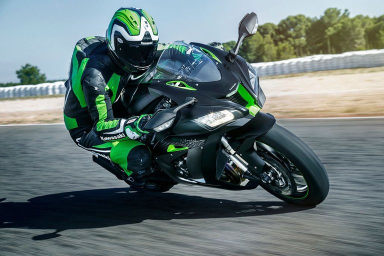 kawasaki-ninja-zx-10r-se-2018-motorcyclesnews-10.jpg