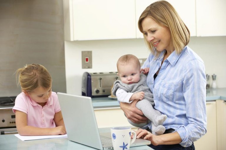 ser-mujer-madre-trabajadora-1.jpg