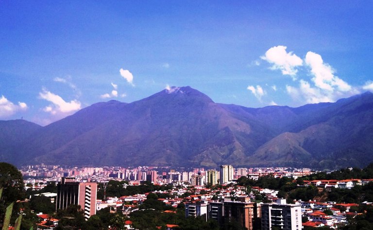 caracas-y-el-c3a1vila.jpg