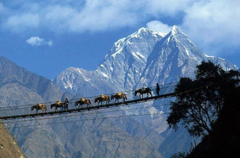 Hunza-mountains-beauty-northern-pakistan.jpg