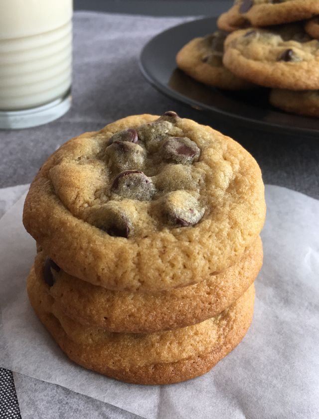 classic-chewy-chocolate-chip-cookies-640x841.jpg