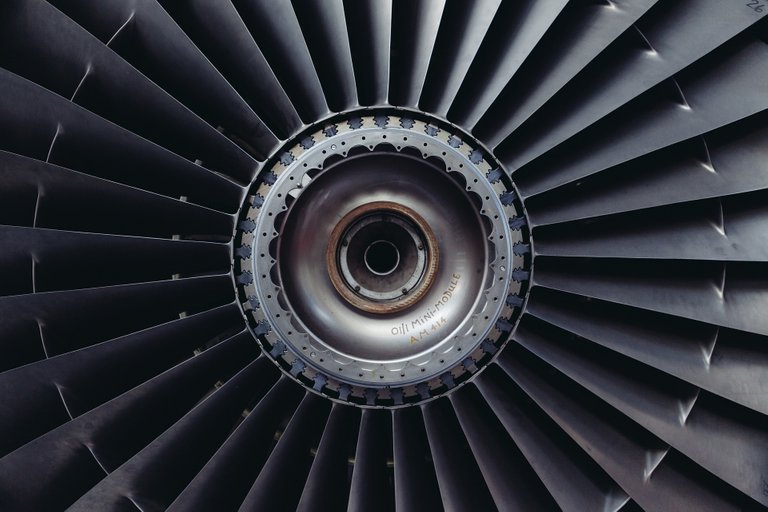 jet-engine-371412_1920.jpg