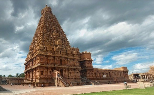 Brihadeshwara-Temple-Thanjavur-644x400.jpg